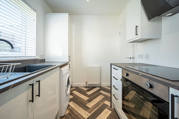 2 Bedroom Flat To Rent In Glen Shee Avenue, Neilston, G78