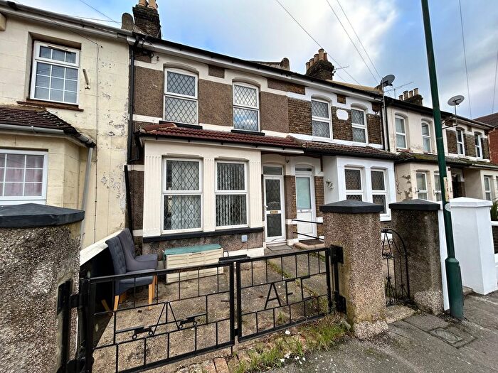 3 Bedroom Terraced House To Rent In Vicarage Road, Rochester, Kent, ME2