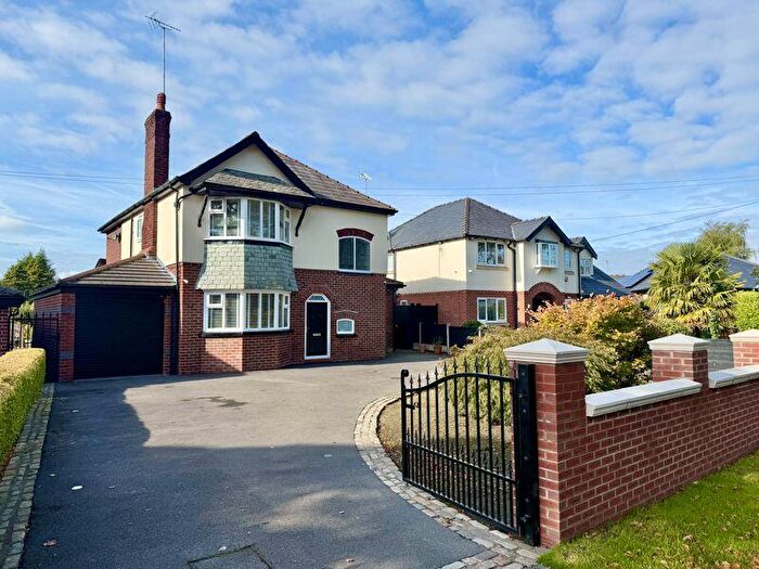 4 Bedroom Detached House For Sale In Birchvale Drive, Romiley, SK6