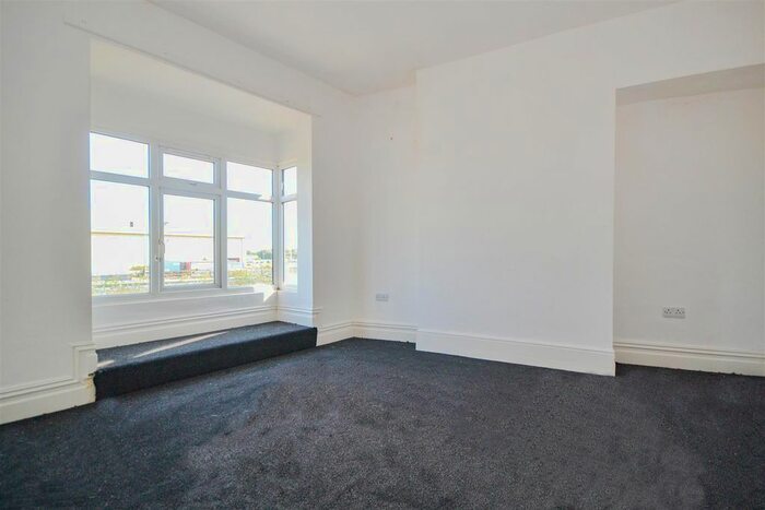 3 Bedroom Flat To Rent In Queen Street, Carlin How, Saltburn-By-The-Sea, TS13