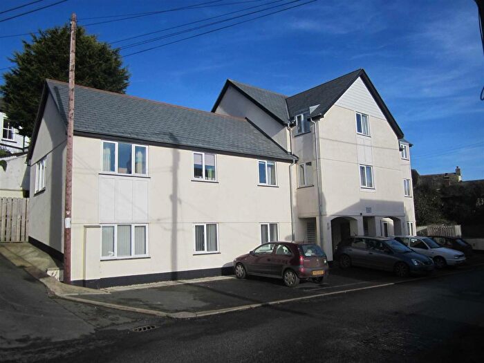 2 Bedroom Flat To Rent In Exeter Road, Winkleigh, Devon, EX19