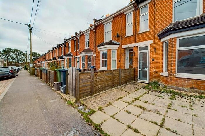 2 Bedroom Property To Rent In St. Marys Road, Bishopstoke, Eastleigh, SO50