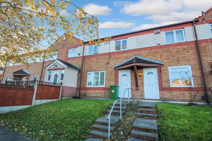 3 Bedroom Town House To Rent In Raynville Walk, Leeds LS13