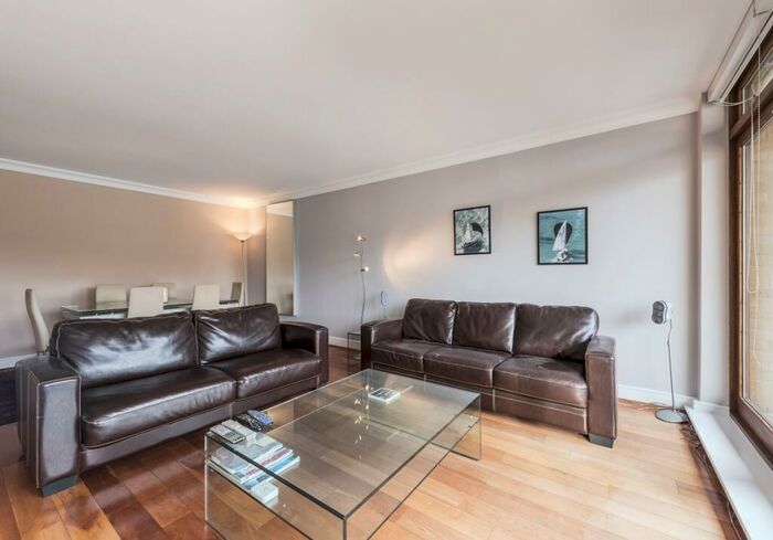 2 Bedroom Apartment To Rent In Sandpiper Court, St. Katherine Docks, E1W