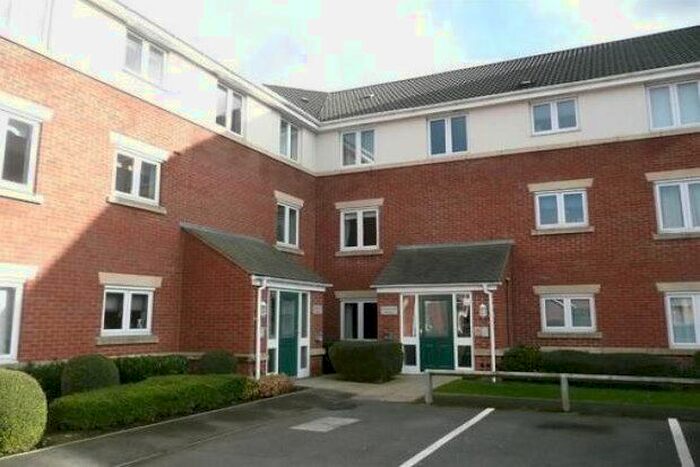 2 Bedroom Flat To Rent In Grasscroft House, Chesterfield, S40
