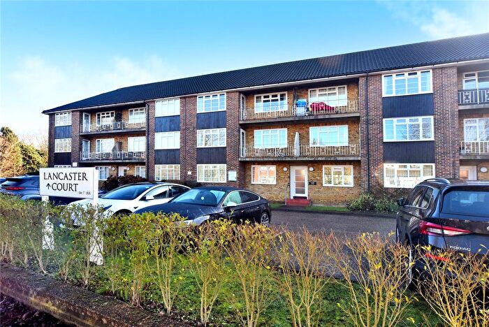 2 Bedroom Flat For Sale In Lancaster Court, Banstead, Surrey, SM7