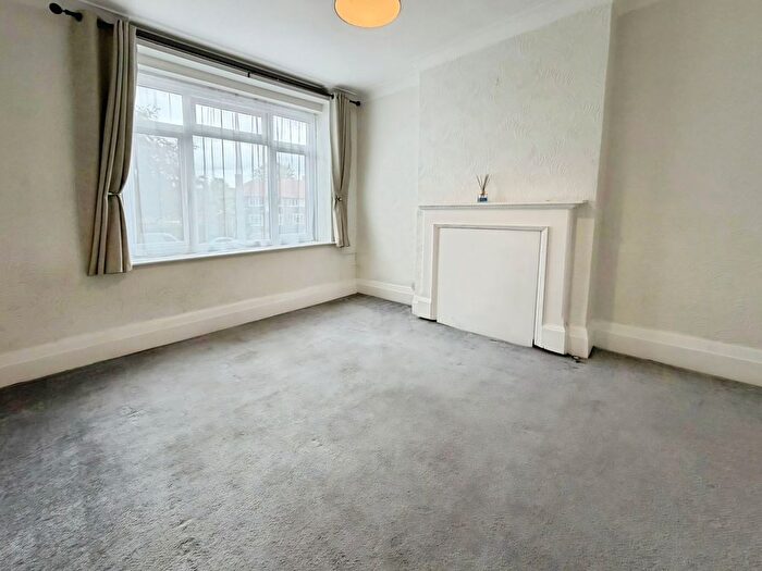 1 Bedroom Flat To Rent In Bromley Hill, Bromley, BR1
