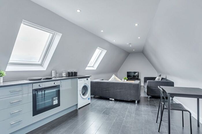 2 Bedroom Flat To Rent In High Street, Barnet, EN5