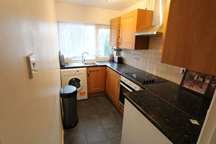 2 Bedroom Flat To Rent In Priestley Road, Mitcham, CR4