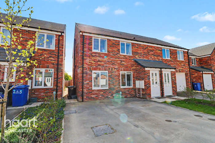 3 Bedroom Semi Detached House For Sale In Dutchman Way, Bessacarr, DN4