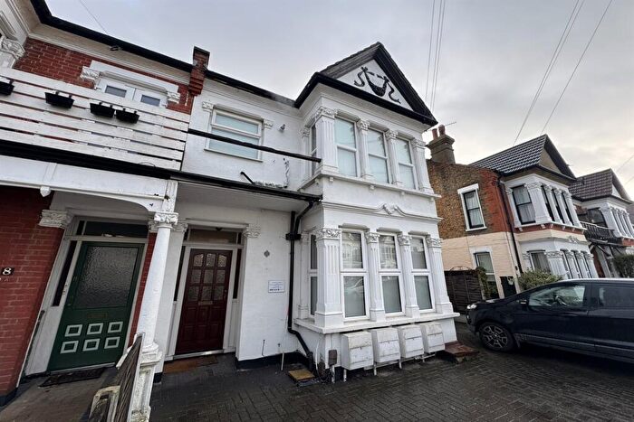 1 Bedroom Flat To Rent In Elderton Road, Westcliff On Sea, SS0