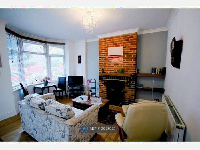 1 Bedroom Flat To Rent In East Street, Southend-On-Sea, SS2