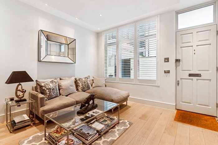 1 Bedroom Mews For Sale In Cornwall Mews South, South Kensington, SW7