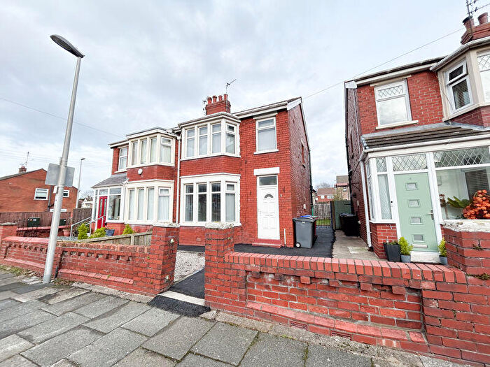 3 Bedroom Semi Detached House For Sale In Beckway Avenue, Blackpool, FY3
