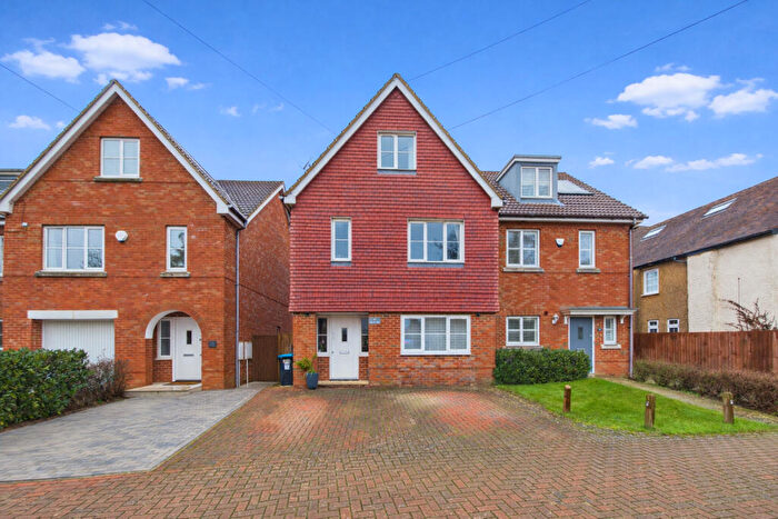4 Bedroom Semi Detached House For Sale In Adeyfield Road, Hemel Hempstead Hemel Hempstead, HP2