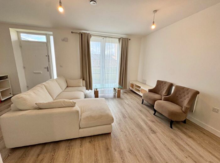 2 Bedroom Apartment To Rent In Eden Avenue, B12