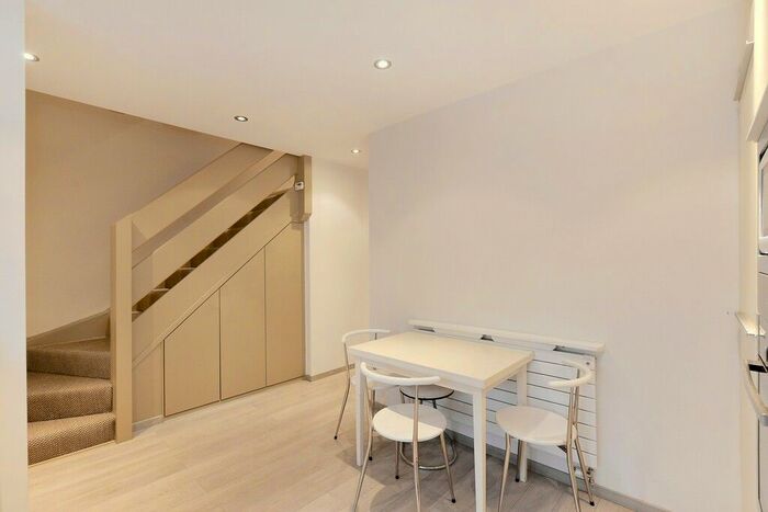 4 Bedroom Property To Rent In Whistlers Avenue, Battersea, SW11