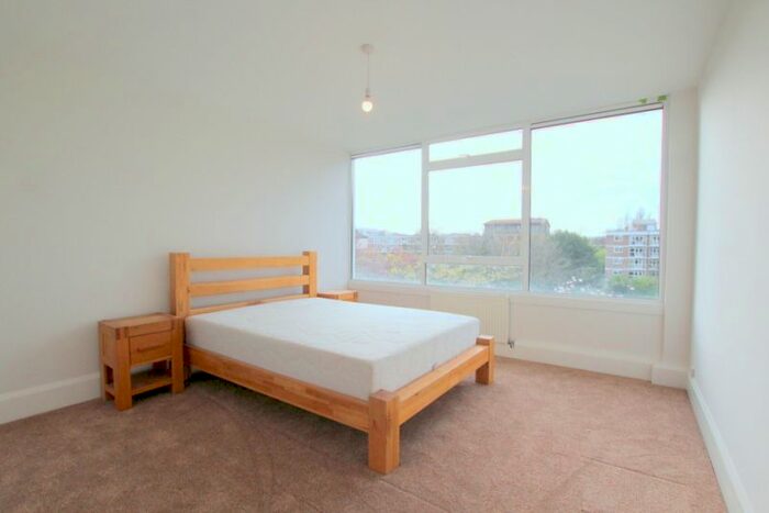 2 Bedroom Flat To Rent In Keswick Road, Putney, SW15