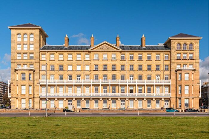 2 Bedroom Apartment For Sale In Kings House, Queens Gardens, Hove, BN3