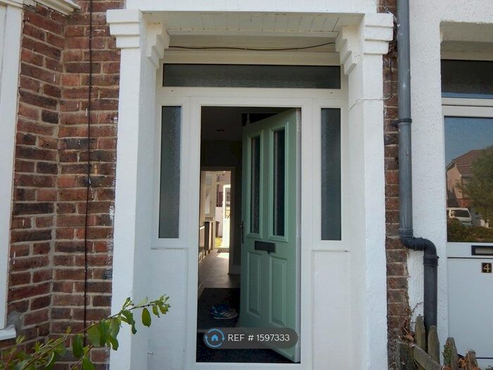 3 Bedroom Terraced House To Rent In Eastbourne Avenue, Gosport, PO12