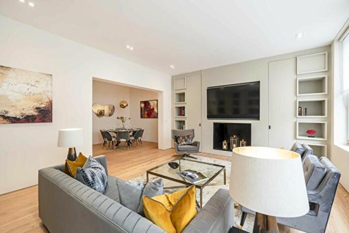 2 Bedroom Flat To Rent In South Audley Street, Mayfair, W1K