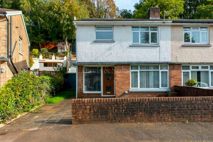 3 Bedroom Semi-Detached House To Rent In Pant Farm Close, Newbridge, Newport., NP11