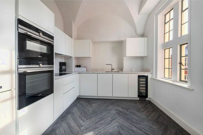 2 Bedroom Flat To Rent In Holt Gardens, SW17