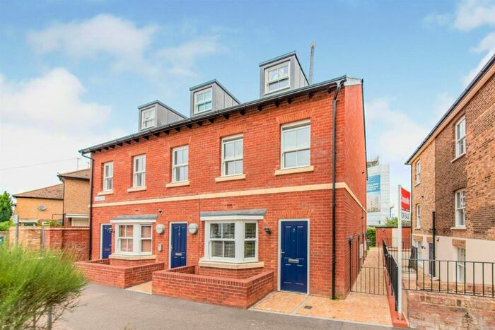 1 Bedroom Flat To Rent In Brewery Mews, Watford, WD17