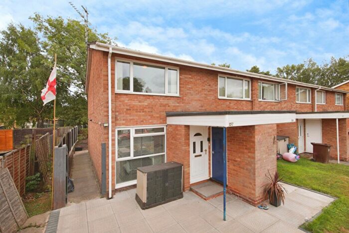 2 Bedroom Maisonette For Sale In Nethercote Gardens, Solihull Lodge, Solihull, B90