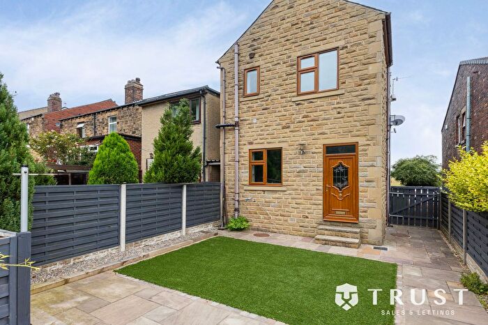 3 Bedroom Terraced House For Sale In North Bank Road, Batley, WF17