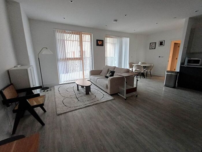 2 Bedroom Flat To Rent In Kite Close, London, SE2