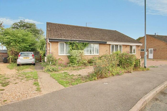 2 Bedroom Semi-Detached Bungalow For Sale In Bevills Close, Doddington, PE15