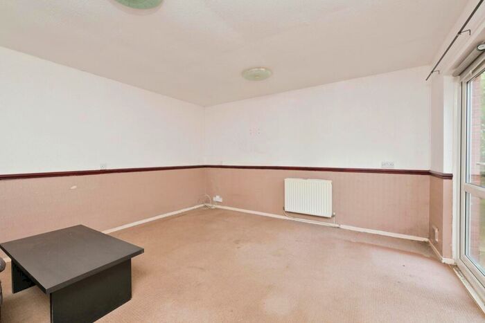 2 Bedroom Bungalow For Sale In Parkwood Street, Northampton, Northamptonshire, NN5