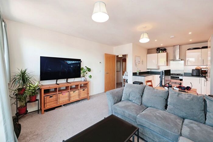 1 Bedroom Flat For Sale In Hagden Lane, Watford, WD18