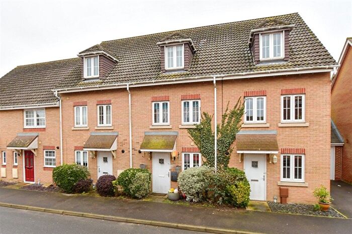 4 Bedroom Town House For Sale In Osborne Way, Bognor Regis, West Sussex, PO21