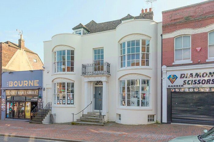 1 Bedroom Apartment To Rent In High Street, Sittingbourne, Kent, ME10