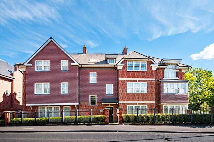 2 Bedroom Flat For Sale In Bunns Lane, Randolph Court, NW7