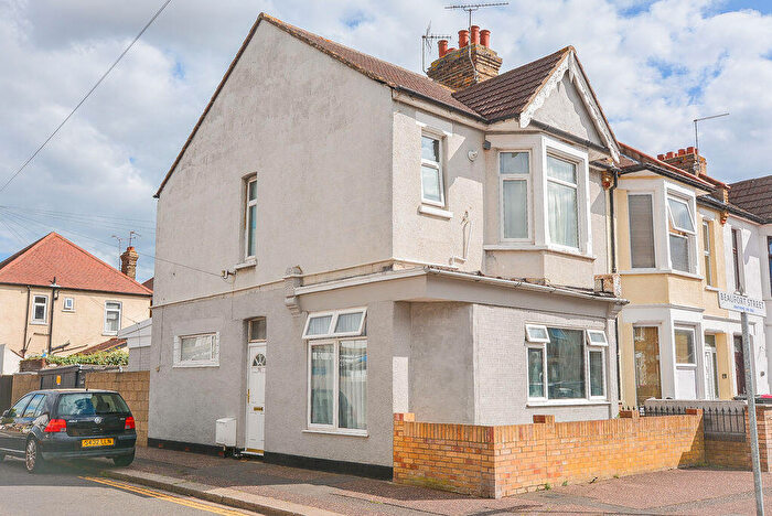 2 Bedroom Flat For Sale In Beaufort Street, Southend-On-Sea, SS2