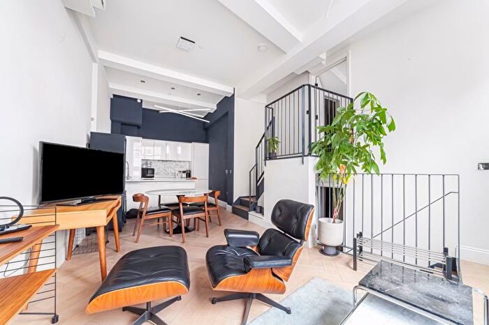 2 Bedroom Flat To Rent In Crabtree Lane, London, SW6