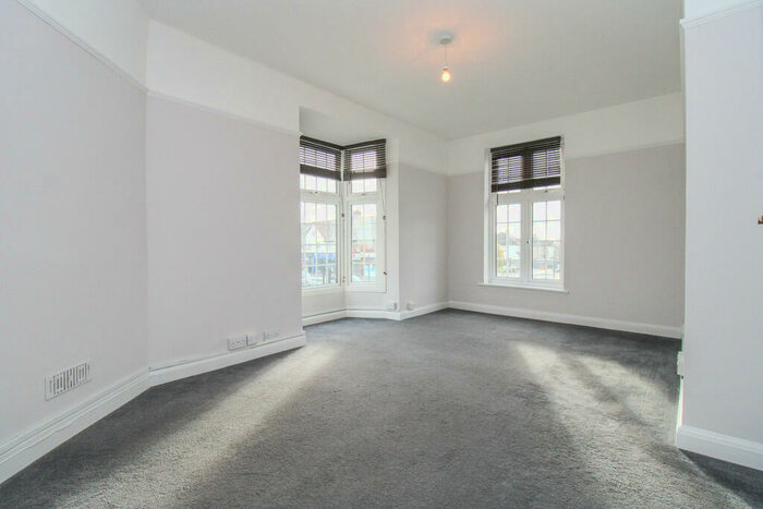 2 Bedroom Apartment To Rent In Ewell Road, Surbiton, KT6