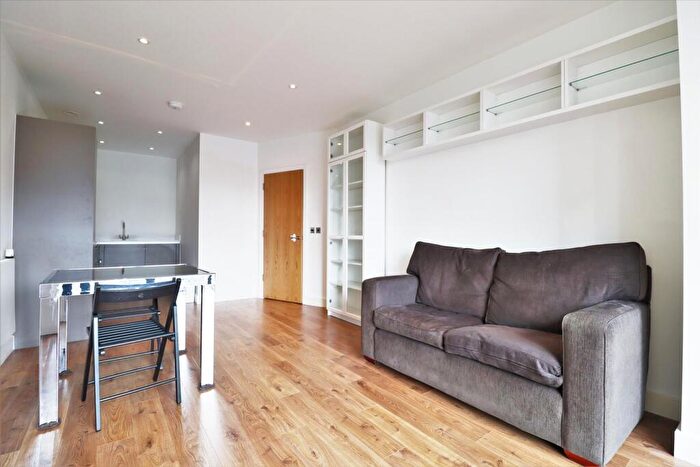 1 Bedroom Apartment To Rent In Lighterman Point, Aberfeldy Village, E14