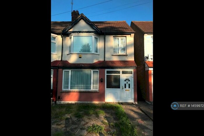 3 Bedroom Terraced House To Rent In Church Street, London, N9