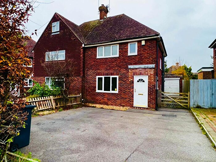 2 Bedroom House To Rent In Landsdown Drive, Hailsham, BN27