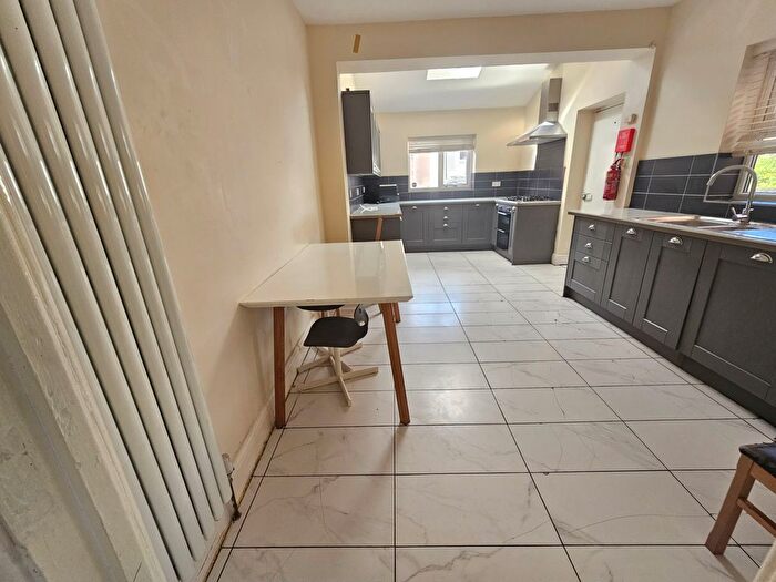 7 Bedroom Terraced House For Sale In Talbot Road, Manchester, M14