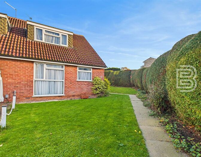 3 Bedroom Semi Detached House For Sale In Norton Leys, Hillside, Rugby, CV22