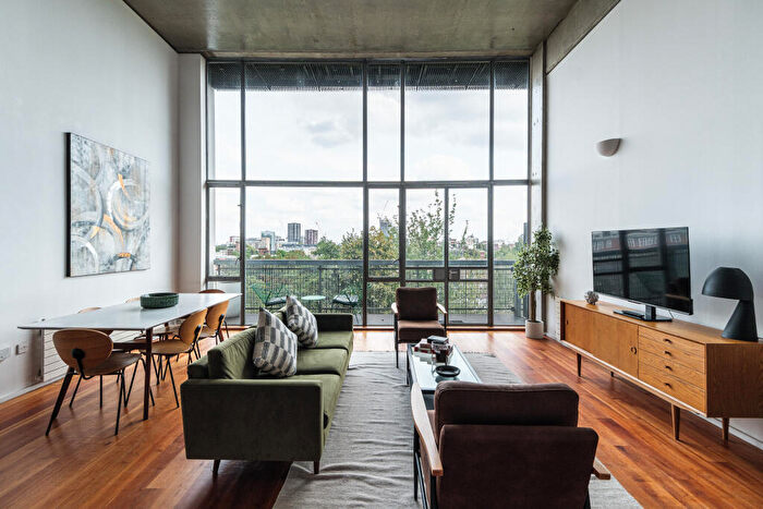 2 Bedroom Flat For Sale In Union Wharf, City Basin, N1