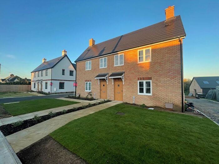 4 Bedroom Semi-Detached House For Sale In High Street Cottages, Great Paxton, St. Neots, Cambridgeshire, PE19