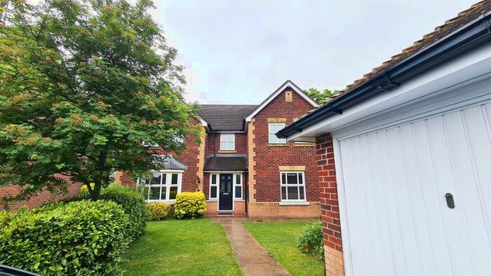 4 Bedroom Detached House To Rent In Fearndown Way, Macclesfield, SK10