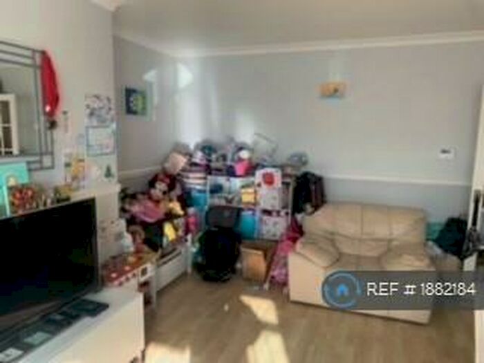 1 Bedroom Flat To Rent In Conifer House, London, SE4