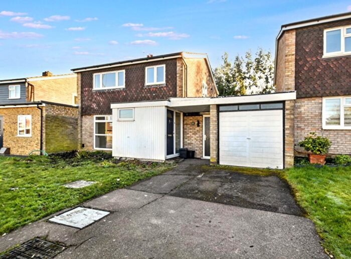 3 Bedroom Link Detached House To Rent In Crofton Lane, Orpington, BR5